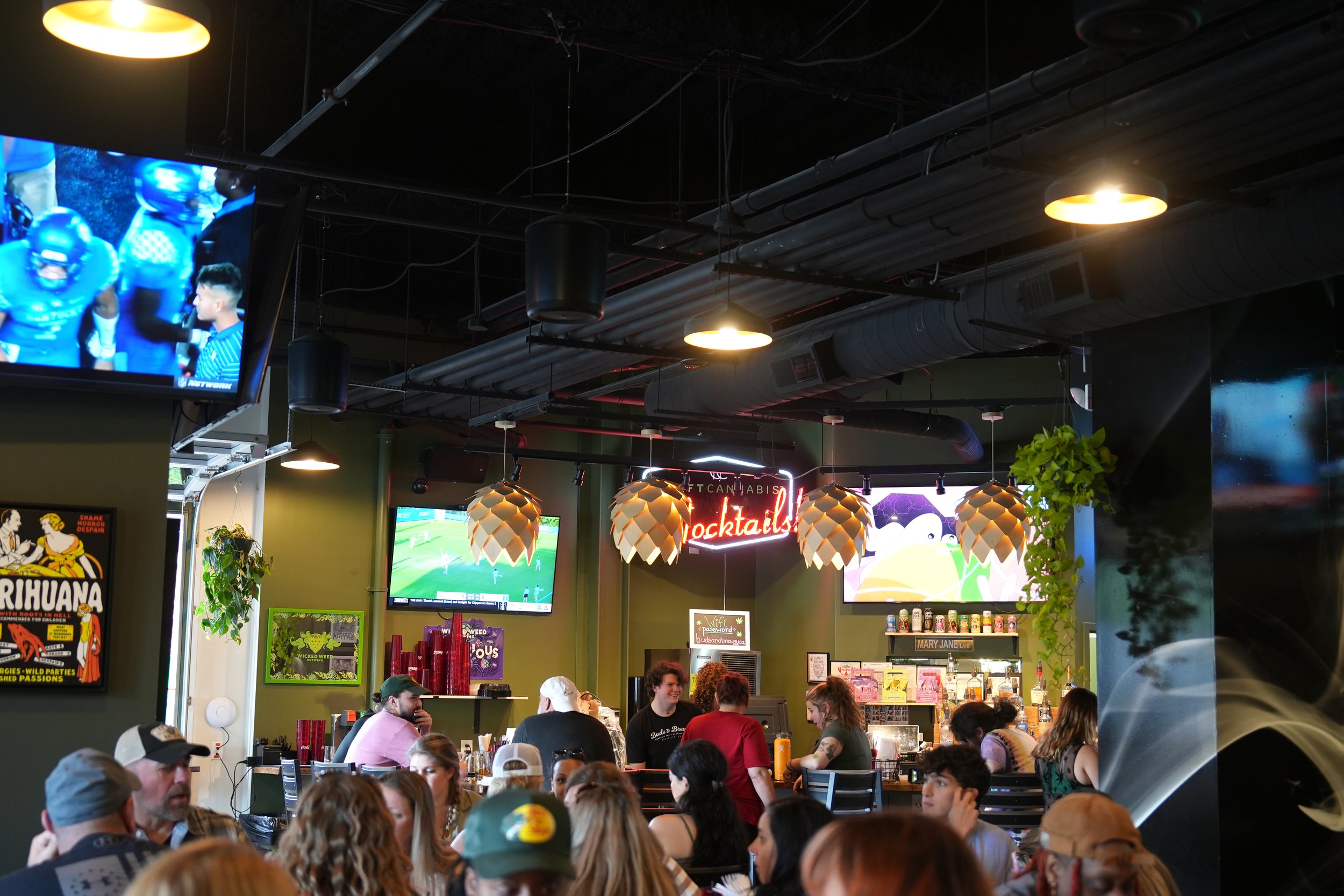 Inside Buds & Brews East Nashville.JPG